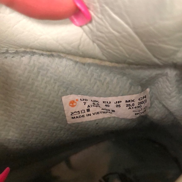 Timberland Men's Light Green Boots - Picture 6 of 6